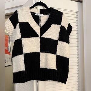 Zara Woman Black and White Checkered Sweater | Size: M